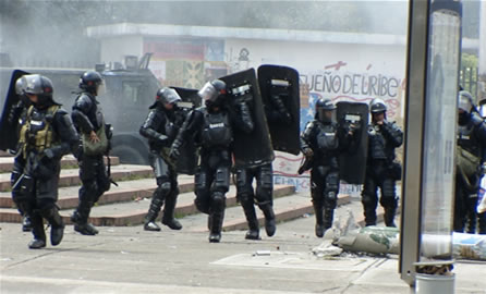 Asesinos del pueblo!
